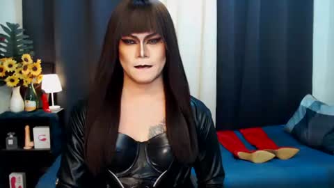 QueenMarina online show from 3, 10, 2025