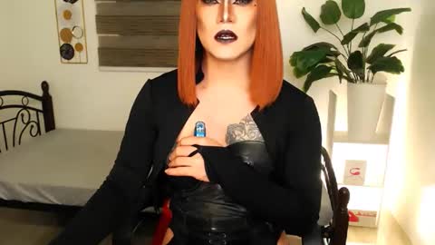 Snapshot of xyournightmarequeenx chatting on 5, 5, 2026 QueenMarina online show from 5, 5, 2026