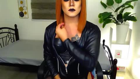 Snapshot of xyournightmarequeenx chatting on 11, 5, 2026 QueenMarina online show from 11, 5, 2026
