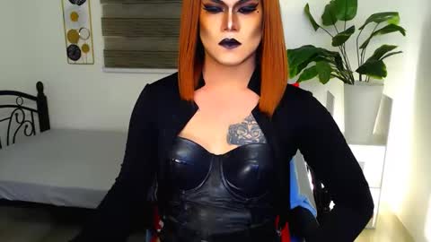 Snapshot of xyournightmarequeenx chatting on 17, 5, 2026 QueenMarina online show from 17, 5, 2026