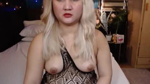 Snapshot of xyourtastyprincess chatting on 27, 10, 2025 Angela online show from 27, 10, 2025