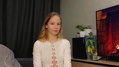 Snapshot of y0ur_sunshine__ chatting on 11, 2, 2026 Eva online show from 11, 2, 2026