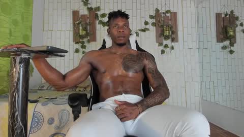 yacksson_lawrence online show from 31, 12, 2024