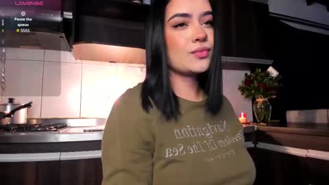 Snapshot of yaky_ chatting on 1, 10, 2025 Yakeline online show from 1, 10, 2025