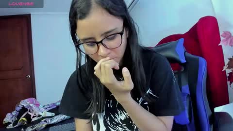 Snapshot of yan_nyan chatting on 12, 2, 2025 yan_nyan online show from 12, 2, 2025