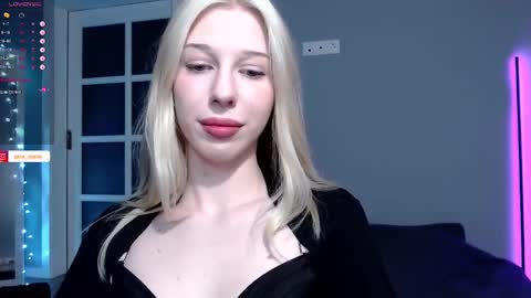 Snapshot of yana_miana chatting on 3, 12, 2024 Yana online show from 3, 12, 2024
