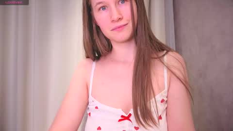 Snapshot of yana_squrel_22 chatting on 11, 10, 2025 Yana online show from 11, 10, 2025