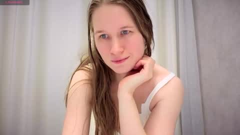 Snapshot of yana_squrel_22 chatting on 6, 11, 2025 Yana online show from 6, 11, 2025