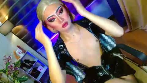 miss yasii online show from 10, 2, 2026