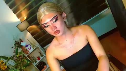 miss yasii online show from 7, 4, 2026