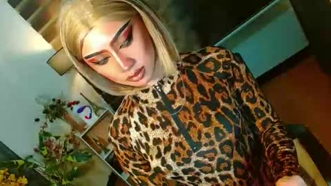 miss yasii online show from 9, 4, 2026