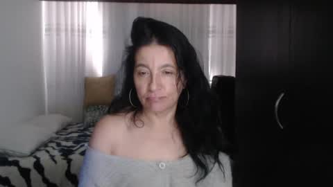 Snapshot of yasmin_love85 chatting on 9, 1, 2025 yasmin_love85 online show from 9, 1, 2025