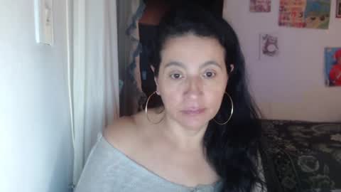 Snapshot of yasmin_love85 chatting on 4, 3, 2025 yasmin_love85 online show from 4, 3, 2025