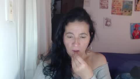 Snapshot of yasmin_love85 chatting on 10, 2, 2026 yasmin_love85 online show from 10, 2, 2026