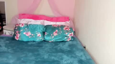 Yasmina online show from 2, 1, 2025