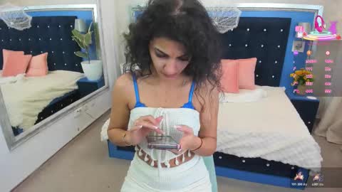 Snapshot of yasminehott chatting on 17, 12, 2025 yasmine online show from 17, 12, 2025