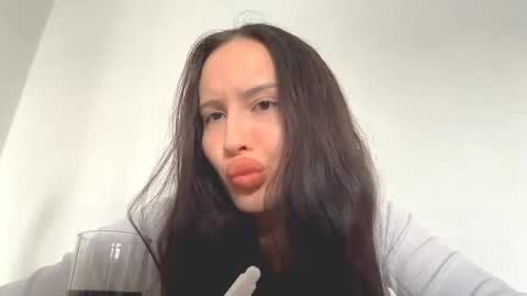 Snapshot of yasminlavista chatting on 1, 5, 2026 Yasmin online show from 1, 5, 2026