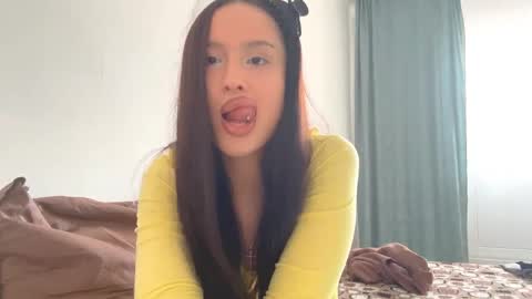 Snapshot of yasminlavista chatting on 10, 5, 2026 Yasmin online show from 10, 5, 2026