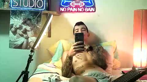 yeisoncastellanos1999 online show from 18, 12, 2025