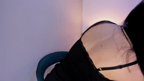 Yen online show from 25, 10, 2025