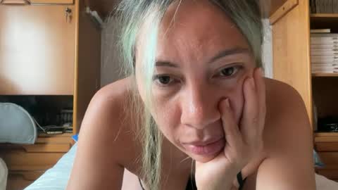 Snapshot of yenlo01 chatting on 7, 7, 2026 yenlo01 online show from 7, 7, 2026