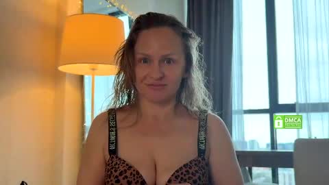 Snapshot of yes_mommy_zlata chatting on 4, 4, 2026 Zlata online show from 4, 4, 2026