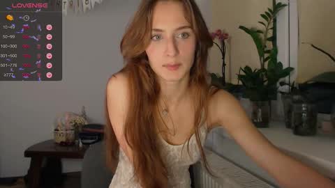 Snapshot of yes_to_heaven chatting on 14, 11, 2025 Zoe online show from 14, 11, 2025