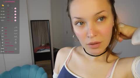 Snapshot of yess_kiki chatting on 8, 11, 2025 Kiki online show from 8, 11, 2025