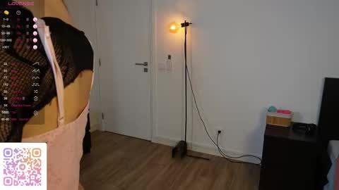 Snapshot of yess_kiki chatting on 23, 11, 2025 Kiki online show from 23, 11, 2025