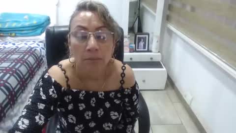 Snapshot of yessilatin chatting on 5, 1, 2026 jessy online show from 5, 1, 2026