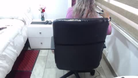 Snapshot of yessilatin chatting on 12, 1, 2026 jessy online show from 12, 1, 2026