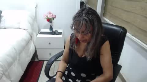 Snapshot of yessilatin chatting on 16, 1, 2026 jessy online show from 16, 1, 2026