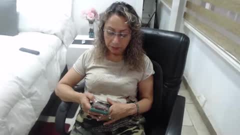 Snapshot of yessilatin chatting on 28, 2, 2026 jessy online show from 28, 2, 2026