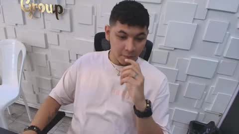  YHAN ALVAREZ25  online show from 23, 2, 2025