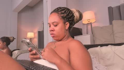 roxie reyes  online show from 20, 9, 2025