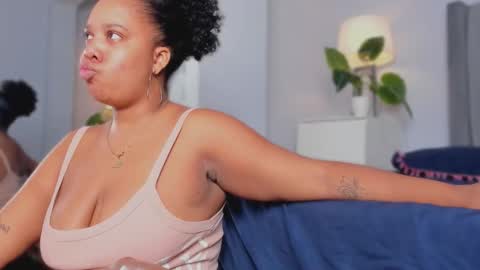 roxie reyes  online show from 1, 10, 2025