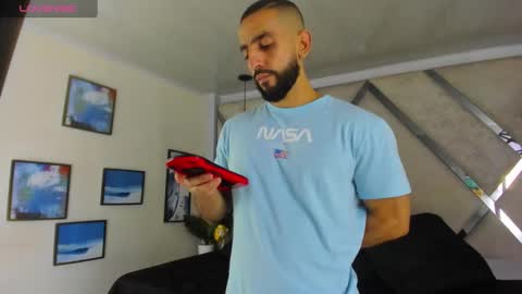 Yiyo online show from 13, 2, 2025