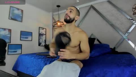 Yiyo online show from 4, 3, 2025