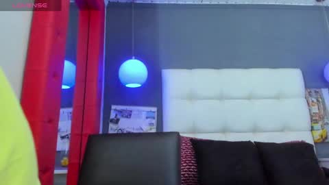 Yiyo online show from 10, 10, 2025