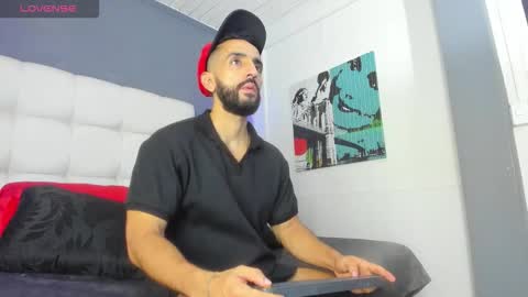 Yiyo online show from 7, 2, 2026