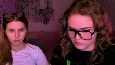 Snapshot of ylia_fress chatting on 9, 4, 2026 Ylia online show from 9, 4, 2026