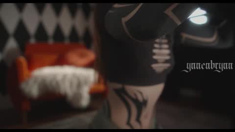 ynnenbrynn online show from 16, 2, 2026