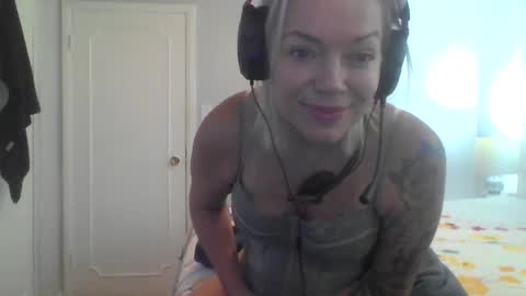 Yogiblondebangme online show from 28, 9, 2025