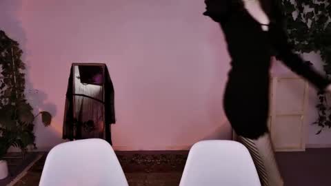 yoka_paradoxxx online show from 31, 10, 2025