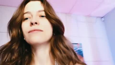 yoka_paradoxxx online show from 16, 4, 2026