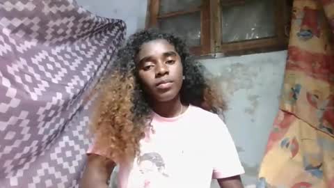 Snapshot of yolandrina05 chatting on 14, 9, 2025 yolandrina05 online show from 14, 9, 2025