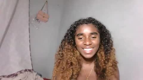 Snapshot of yolandrina05 chatting on 2, 10, 2025 yolandrina05 online show from 2, 10, 2025