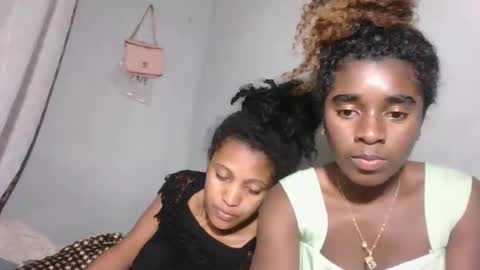 Snapshot of yolandrina05 chatting on 3, 10, 2025 yolandrina05 online show from 3, 10, 2025