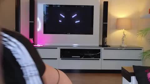 Snapshot of yononeey chatting on 13, 11, 2025 Wilma online show from 13, 11, 2025