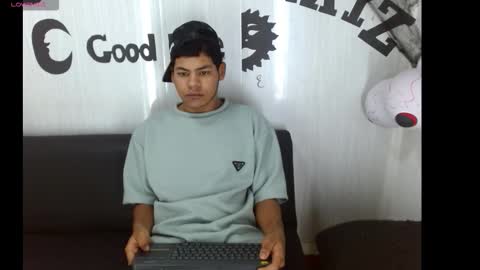 Snapshot of yordi_alpha chatting on 1, 11, 2025 Yordi online show from 1, 11, 2025